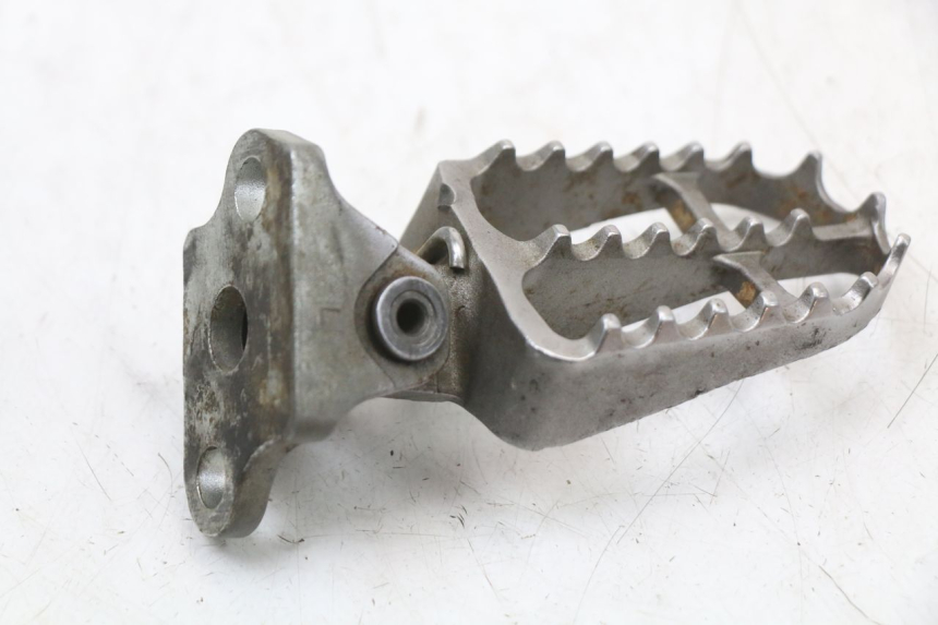 photo de REPOSE-PIED AVANT GAUCHE YAMAHA YZ 125 (2017 - 2021) - Autre angle de vue