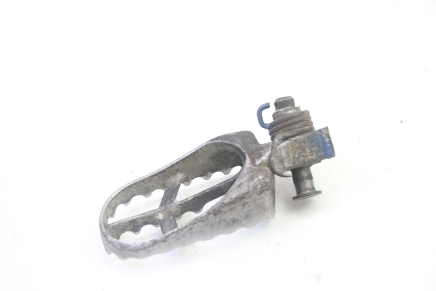 photo de CALE PIED AVANT GAUCHE YAMAHA YZ 125 (1998 - 2005) - Autre angle de vue