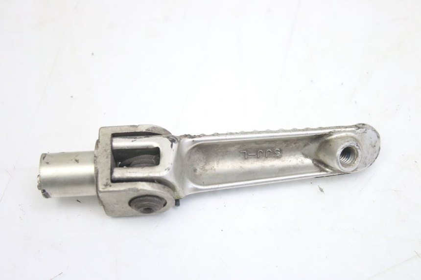 photo de REPOSE-PIED AVANT GAUCHE YAMAHA YZF R1 1000 (2007 - 2008) - Zoom état d’usage