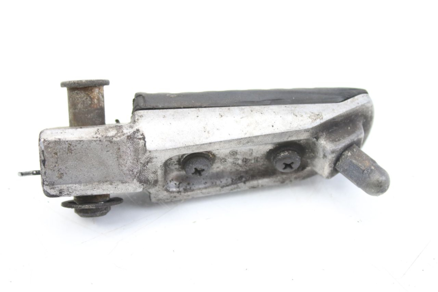 photo de REPOSE-PIED AVANT GAUCHE KAWASAKI ZR7 ZR-7 S 750 (1999 - 2004) - Gros plan technique