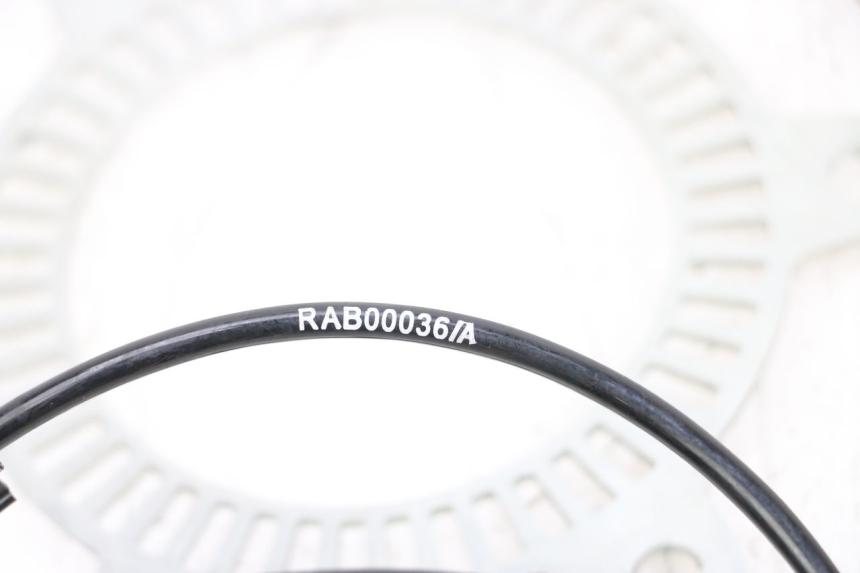 photo de CAPTEUR ABS ARRIERE ROYAL ENFIELD CONTINENTAL GT 650 (2019 - 2024) - Détail de la pièce