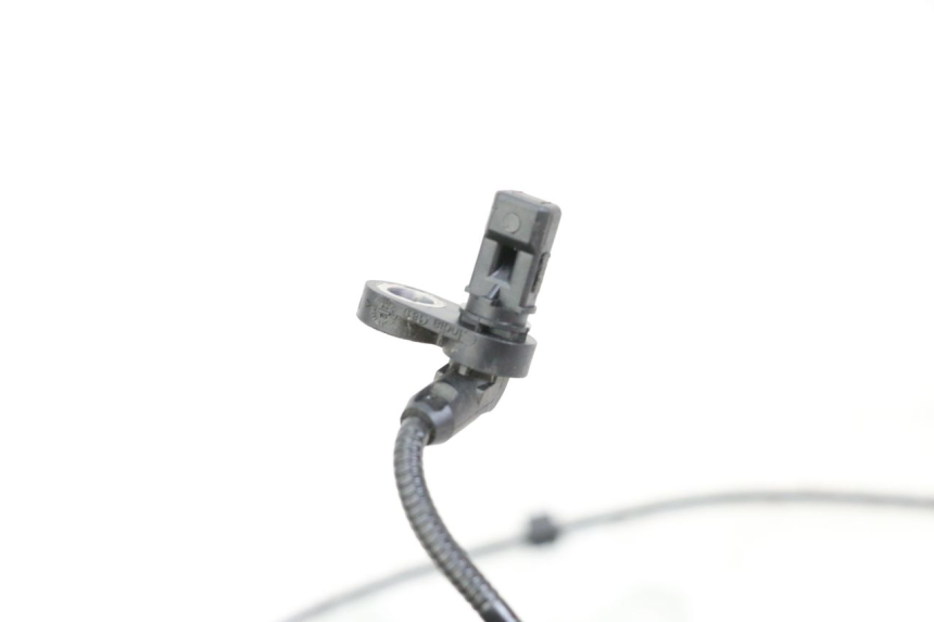 photo de CAPTEUR ABS ARRIERE ROYAL ENFIELD CONTINENTAL GT 650 (2019 - 2024) - Gros plan technique