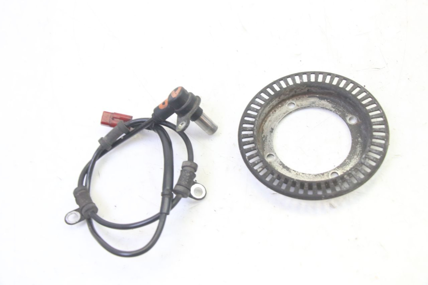 photo de CAPTEUR ABS ARRIERE HONDA FES S-WING SWING ABS 125 (2007 - 2015) - Détail de la pièce
