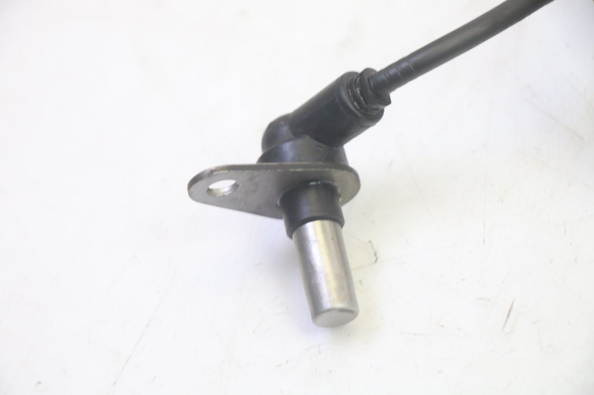 photo de CAPTEUR ABS ARRIERE YAMAHA FJR ABS 1300 (2006 - 2012) - Autre angle de vue