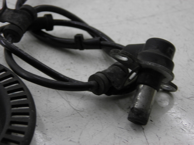 photo de CAPTEUR ABS ARRIERE HONDA FES S-WING SWING ABS 125 (2007 - 2015) - Vue d’ensemble