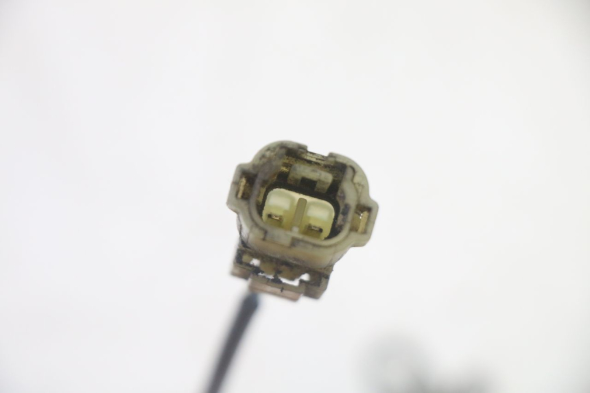 photo de CAPTEUR ABS ARRIERE PEUGEOT SATELIS 125 (2013 - 2018) - Gros plan technique