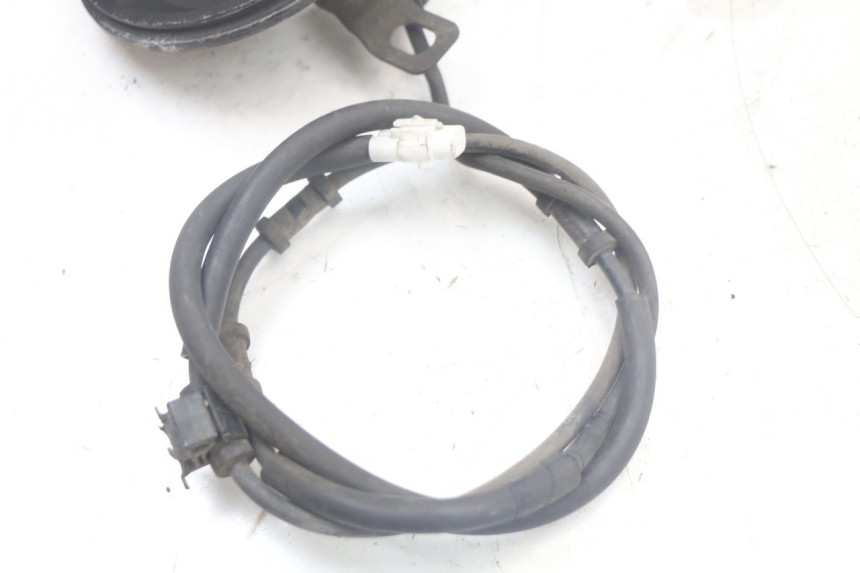 photo de CAPTEUR ABS ARRIERE YAMAHA TDM ABS 900 (2002 - 2014) - Points de fixation