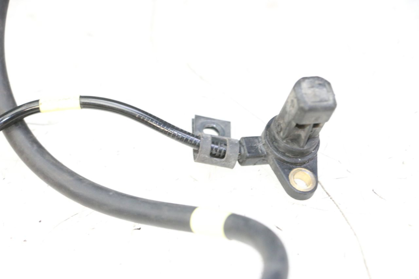 photo de CAPTEUR ABS ARRIERE PIAGGIO VESPA GTS IGET ABS 125 (2017 - 2023) - Zoom état d’usage