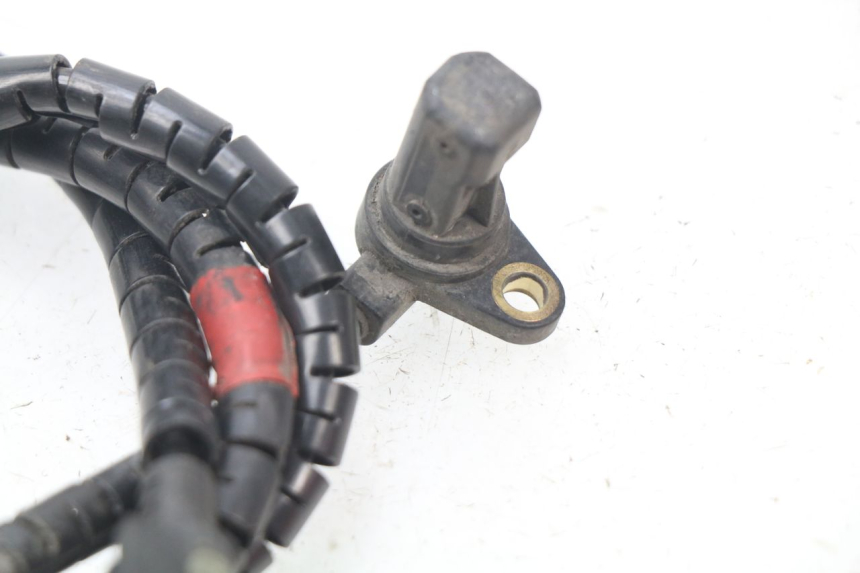 photo de CAPTEUR ABS ARRIERE PIAGGIO VESPA GTS SUPER IE 125 (2009 - 2016) - Gros plan technique