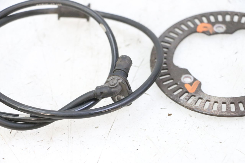 photo de CAPTEUR ABS AVANT SUZUKI BURGMAN 125 (2015 - 2017) - Zoom état d’usage