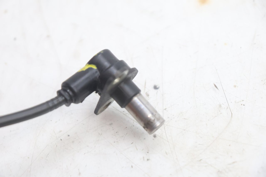 photo de CAPTEUR ABS AVANT SUZUKI BURGMAN EXECUTIVE ABS 650 (2006 - 2012) - Gros plan technique