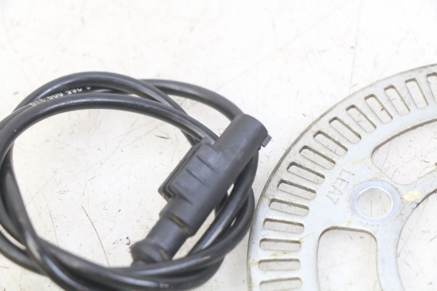 photo de CAPTEUR ABS AVANT KYMCO DOWNTOWN ABS 125 (2015 - 2017) - Autre angle de vue