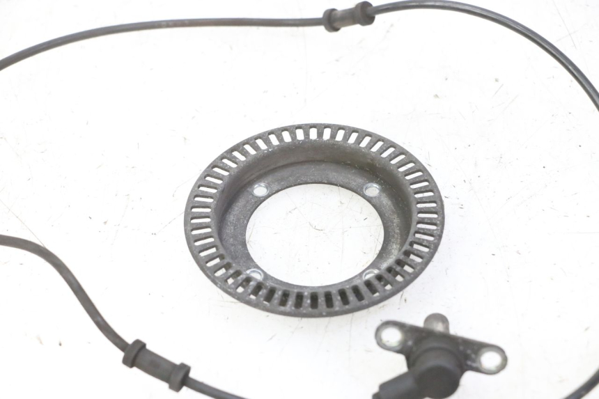 photo de CAPTEUR ABS AVANT HONDA FES S-WING SWING ABS 125 (2007 - 2015) - Autre angle de vue