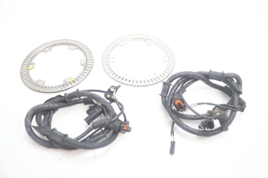 photo de CAPTEUR ABS AVANT PIAGGIO MP3 HPE 530 (2022 - 2026) - Vue principale