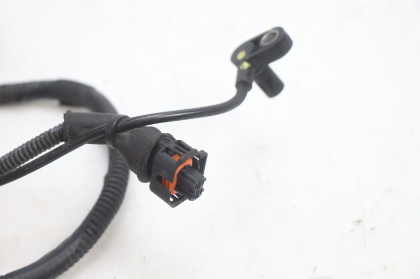 photo de CAPTEUR ABS AVANT PIAGGIO MP3 HPE 530 (2022 - 2026) - Points de fixation