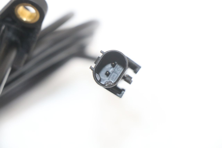 photo de CAPTEUR ABS AVANT MOTO GUZZI NORGE 8V GT 1200 (2011 - 2016) - Gros plan technique