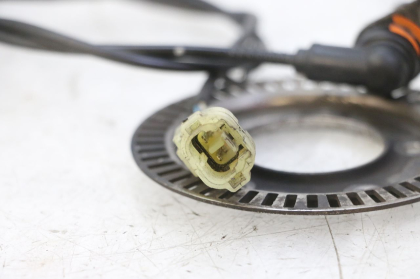 photo de CAPTEUR ABS AVANT PEUGEOT SATELIS 125 (2013 - 2018) - Zoom état d’usage