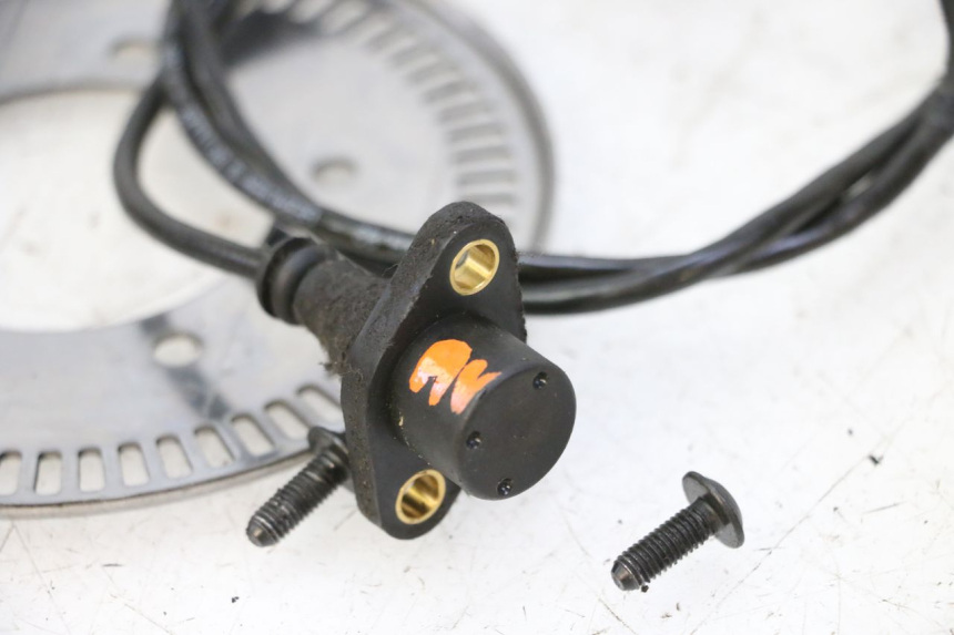 photo de CAPTEUR ABS AVANT PEUGEOT SATELIS 125 (2006 - 2009) - Zoom état d’usage