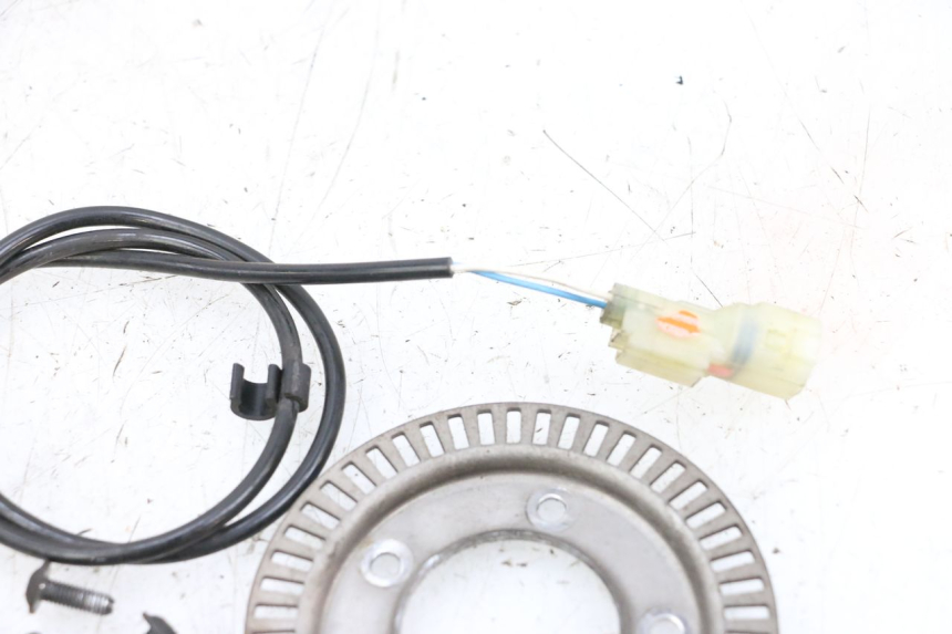 photo de CAPTEUR ABS AVANT PEUGEOT SATELIS 125 (2013 - 2018) - Autre angle de vue