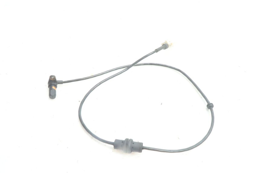 photo de CAPTEUR ABS AVANT PEUGEOT SATELIS 125 (2006 - 2009) - Gros plan technique