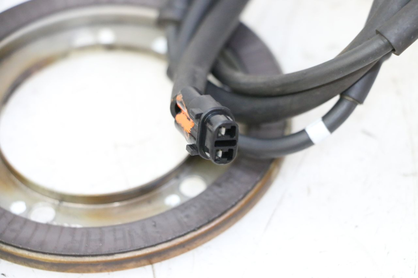 photo de CAPTEUR ABS AVANT YAMAHA X-MAX XMAX 125 (2010 - 2013) - Gros plan technique