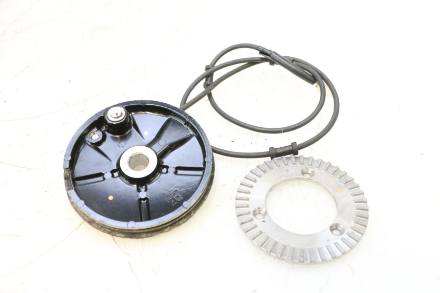 photo de CAPTEUR ABS AVANT YAMAHA XP T-MAX ABS 500 (2005 - 2005) - Points de fixation