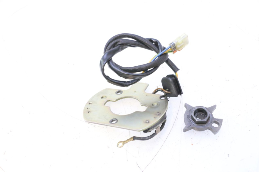photo de CAPTEUR ALLUMAGE SUZUKI GSF N BANDIT 1200 (2001 - 2005) - Points de fixation
