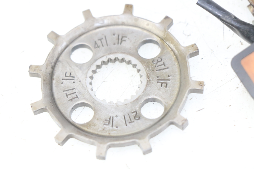 photo de CAPTEUR ALLUMAGE HONDA VFR FI RC46 800 (1998 - 2001) - Points de fixation