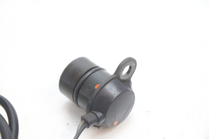 photo de CAPTEUR ALLUMAGE YAMAHA YZF R GENESIS 750 (1993 - 1998) - Gros plan technique