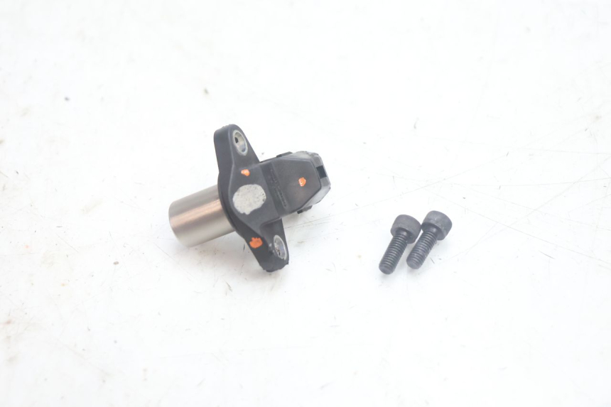 photo de CAPTEUR ARBRE A CAMES SUZUKI BURGMAN EXECUTIVE ABS 650 (2006 - 2012) - Détail de la pièce