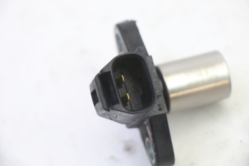 photo de CAPTEUR ARBRE A CAMES SUZUKI GSR 750 (2011 - 2017) - Gros plan technique