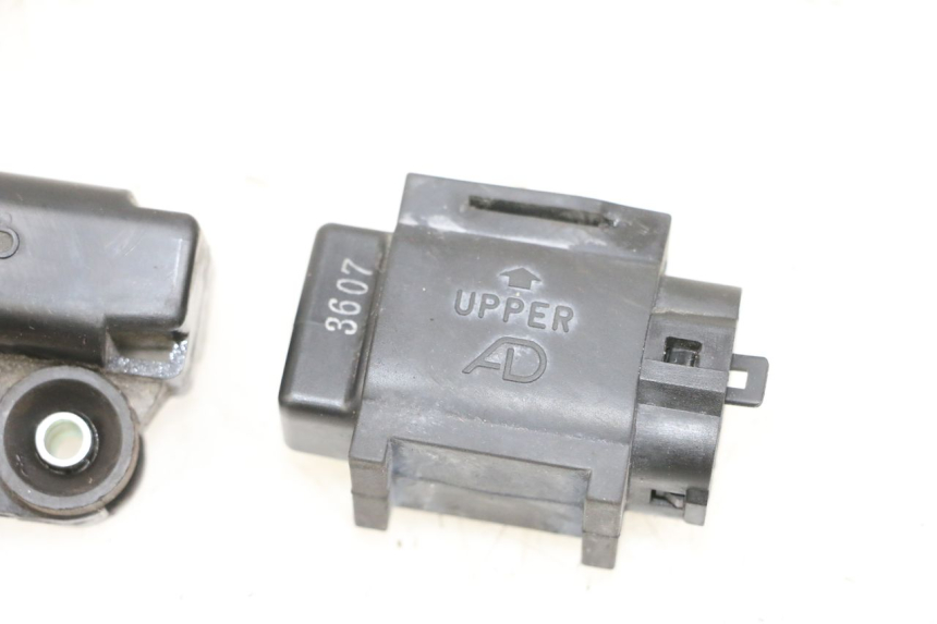 photo de CAPTEUR CHUTE SUZUKI BURGMAN 650 (2013 - 2020) - Autre angle de vue