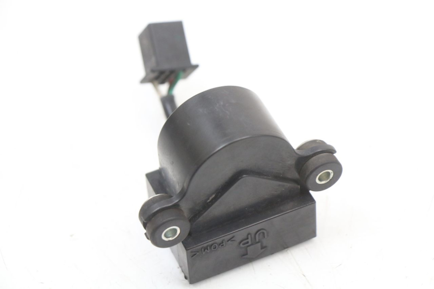 photo de CAPTEUR CHUTE HONDA FJS SILVER WING SILVERWING 400 (2005 - 2008) - Gros plan technique