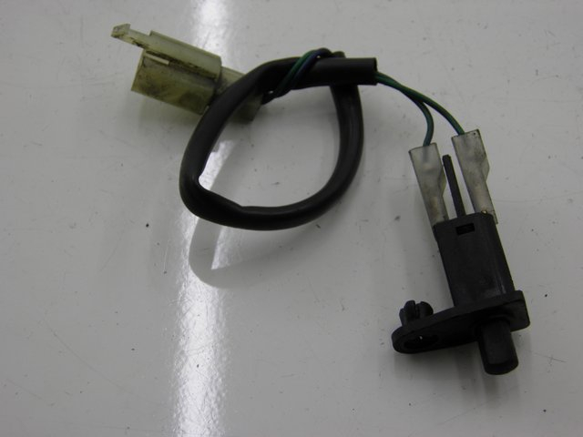 photo de CAPTEUR OUVERTURE COFFRE PEUGEOT SATELIS 125 (2006 - 2009) - Vue principale