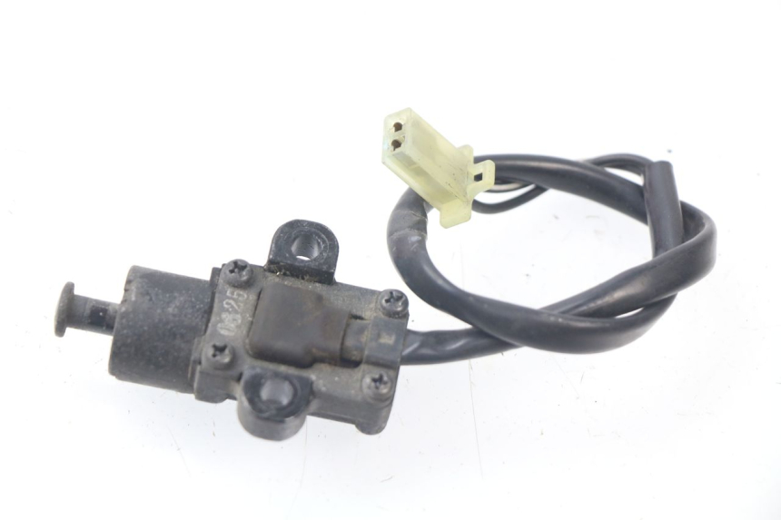 photo de CAPTEUR OUVERTURE SELLE SUZUKI AN BURGMAN 400 (2006 - 2010) - Autre angle de vue