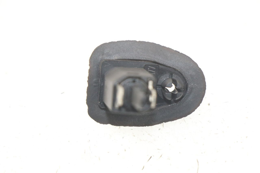 photo de CAPTEUR OUVERTURE SELLE PIAGGIO MP3 HPE 500 (2019 - 2022) - Détail de la pièce