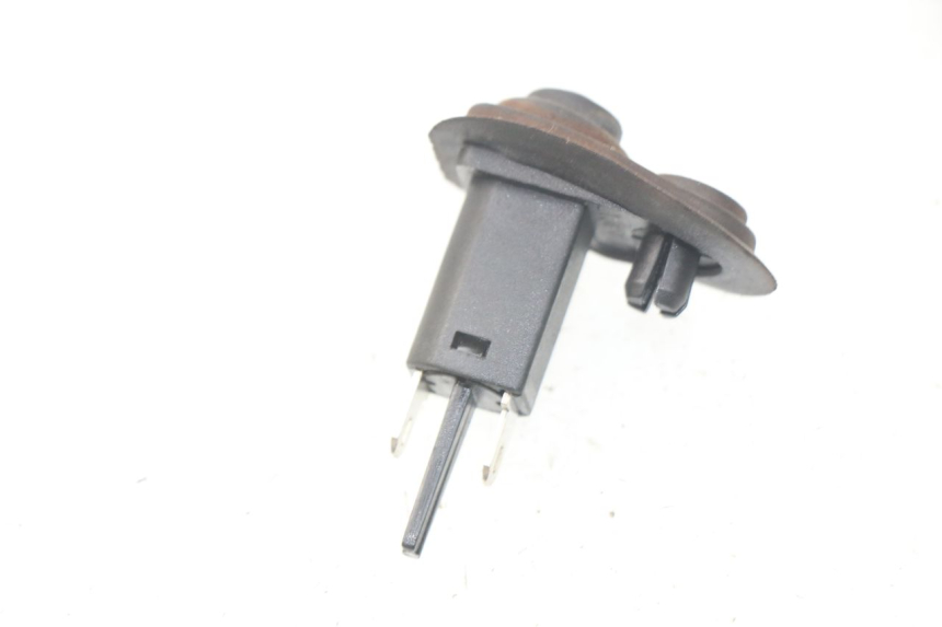 photo de CAPTEUR OUVERTURE SELLE PIAGGIO MP3 HPE 500 (2019 - 2022) - Zoom état d’usage