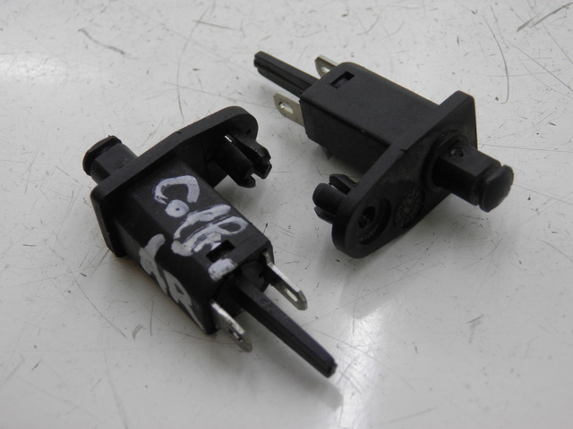 photo de CAPTEUR OUVERTURE SELLE PIAGGIO XEVO - X EVO 125 (2010 - 2015) - Vue principale