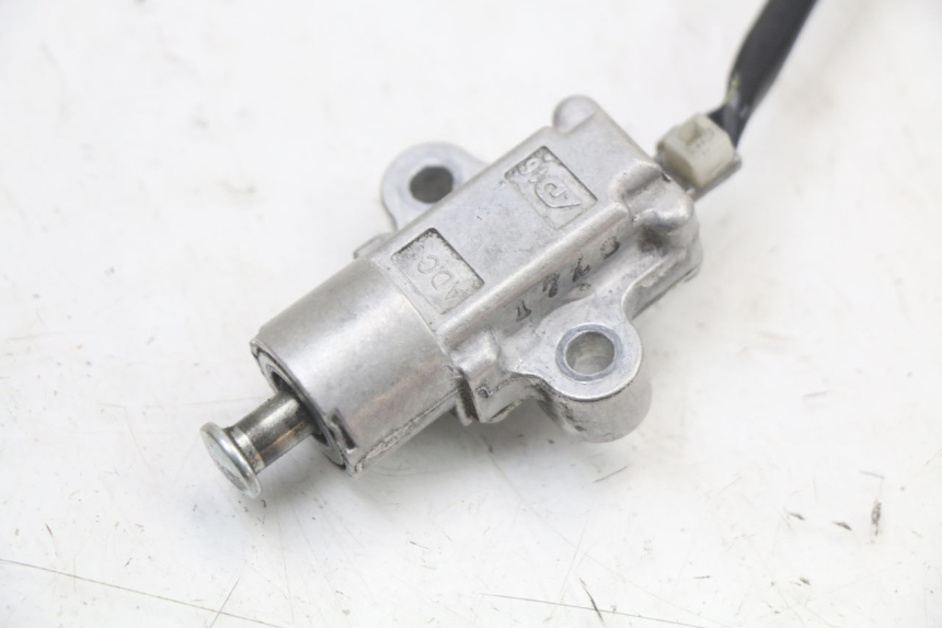 photo de CAPTEUR OUVERTURE SELLE SUZUKI BURGMAN 125 (2018 - 2021) - Zoom état d’usage