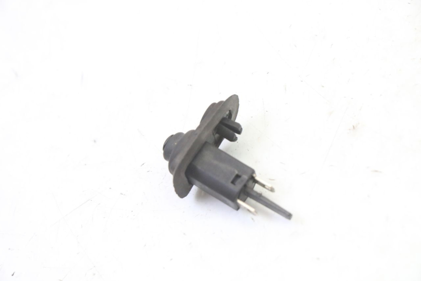 photo de CAPTEUR OUVERTURE SELLE PIAGGIO X9 EVOLUTION 125 (2003 - 2007) - Autre angle de vue