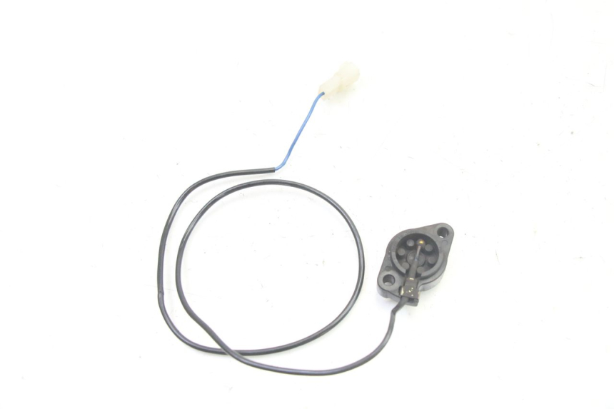 photo de CAPTEUR POINT MORT SUZUKI GS GSE 500 (2001 - 2003) - Gros plan technique