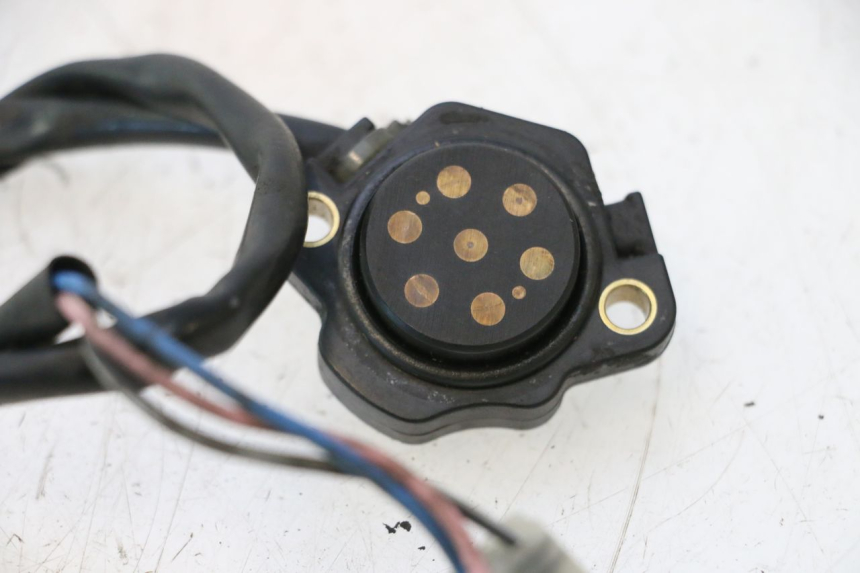 photo de CAPTEUR POINT MORT SUZUKI SV S 650 (2003 - 2009) - Vue d’ensemble