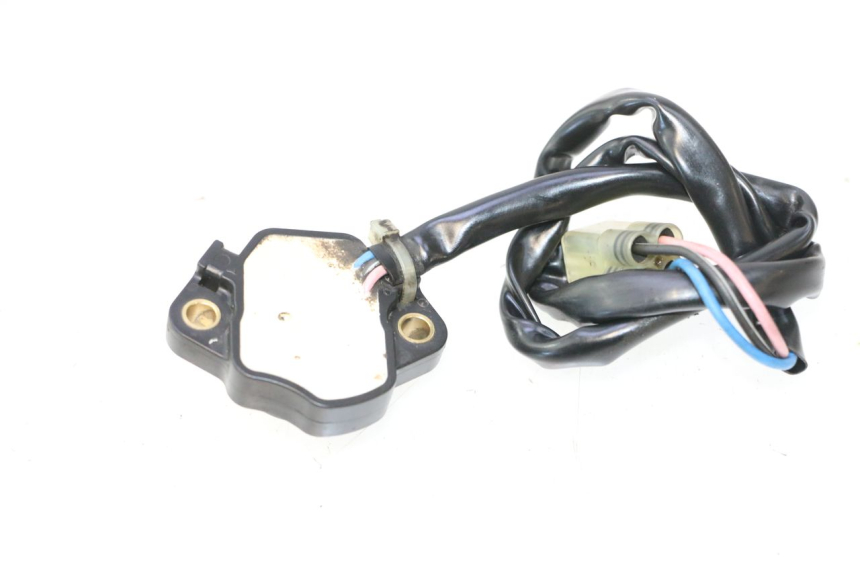 photo de CAPTEUR POINT MORT SUZUKI SV S 650 (2003 - 2009) - Zoom état d’usage