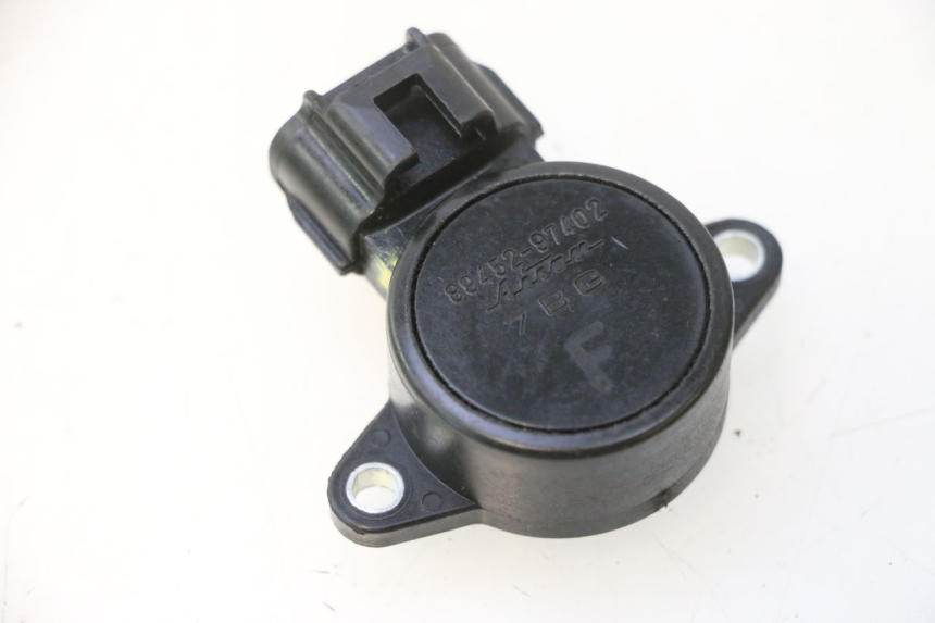 photo de CAPTEUR TPS SUZUKI BURGMAN 125 (2007 - 2014) - Vue principale