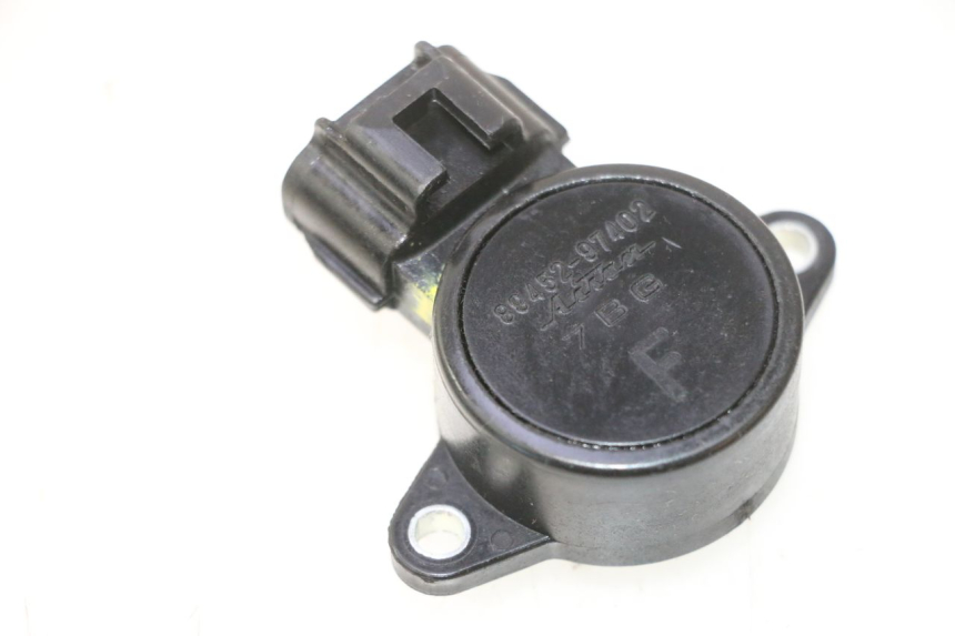 photo de CAPTEUR TPS SUZUKI BURGMAN 125 (2007 - 2014) - Gros plan technique