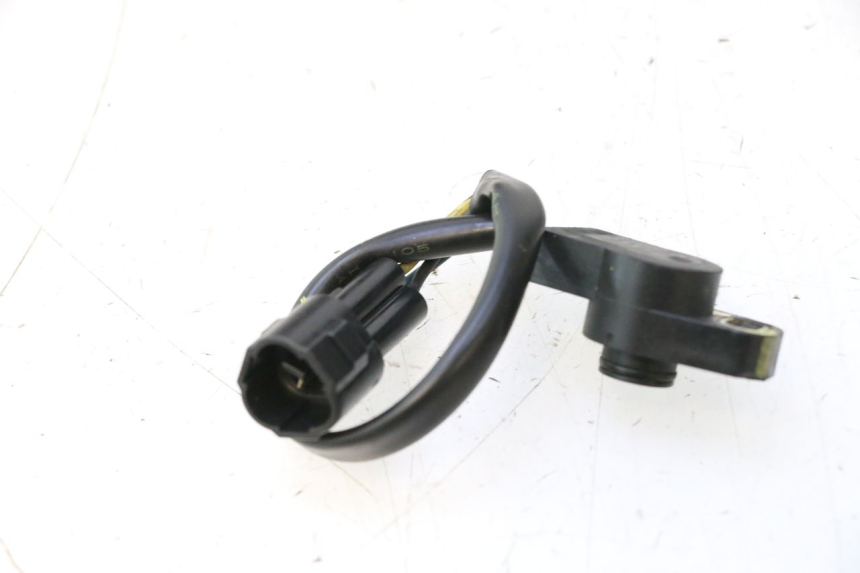 photo de CAPTEUR TPS SUZUKI BURGMAN EXECUTIVE ABS 650 (2006 - 2012) - Gros plan technique