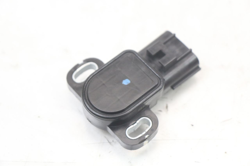 photo de CAPTEUR TPS YAMAHA FJR ABS 1300 (2006 - 2012) - Autre angle de vue
