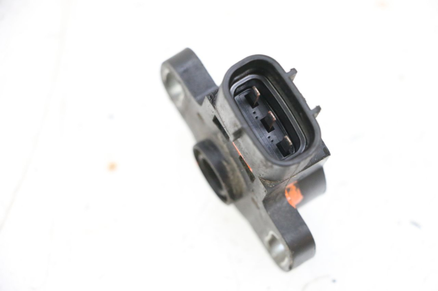 photo de CAPTEUR TPS YAMAHA TDM ABS 900 (2002 - 2014) - Zoom état d’usage