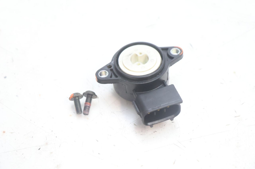 photo de CAPTEUR TPS YAMAHA XMAX X-MAX 125 (2006 - 2009) - Zoom état d’usage