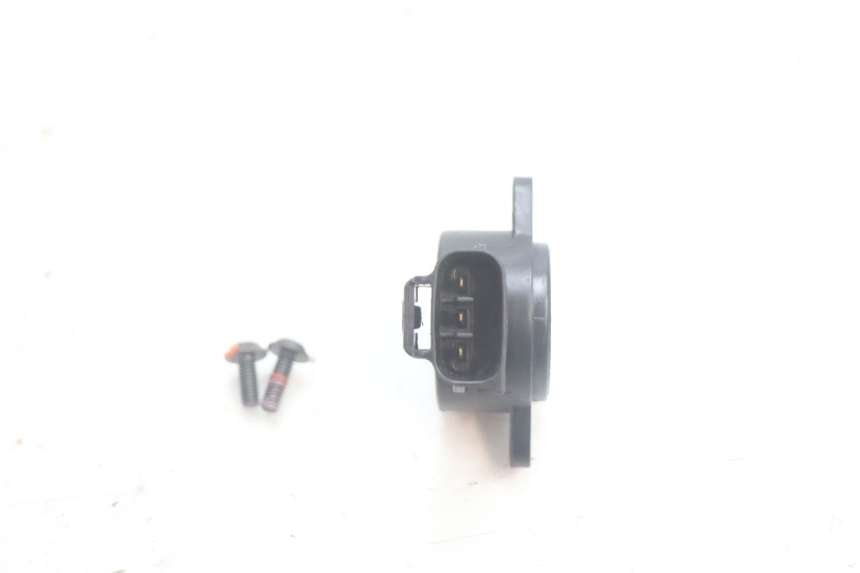 photo de CAPTEUR TPS YAMAHA XMAX X-MAX 125 (2006 - 2009) - Autre angle de vue